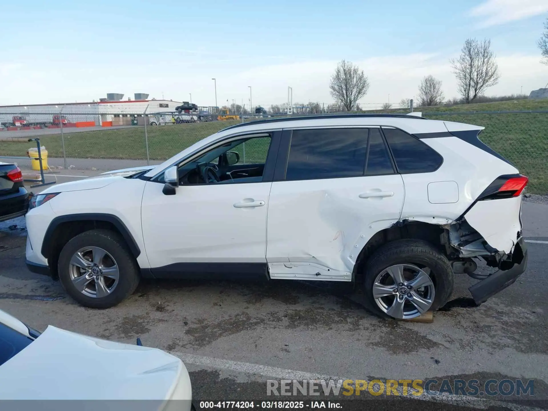 14 Photograph of a damaged car 2T3P1RFV1NC314733 TOYOTA RAV4 2022