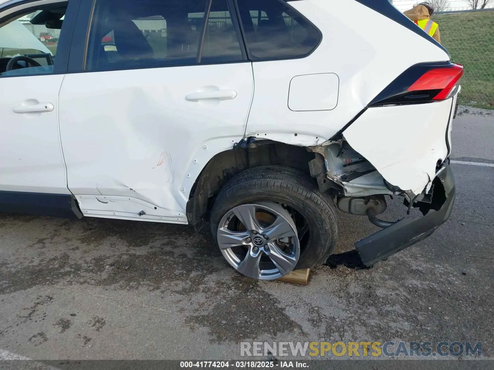 6 Photograph of a damaged car 2T3P1RFV1NC314733 TOYOTA RAV4 2022