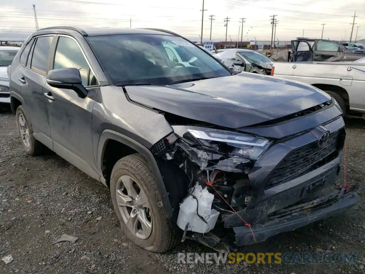 4 Photograph of a damaged car 2T3P1RFV1NW283918 TOYOTA RAV4 2022