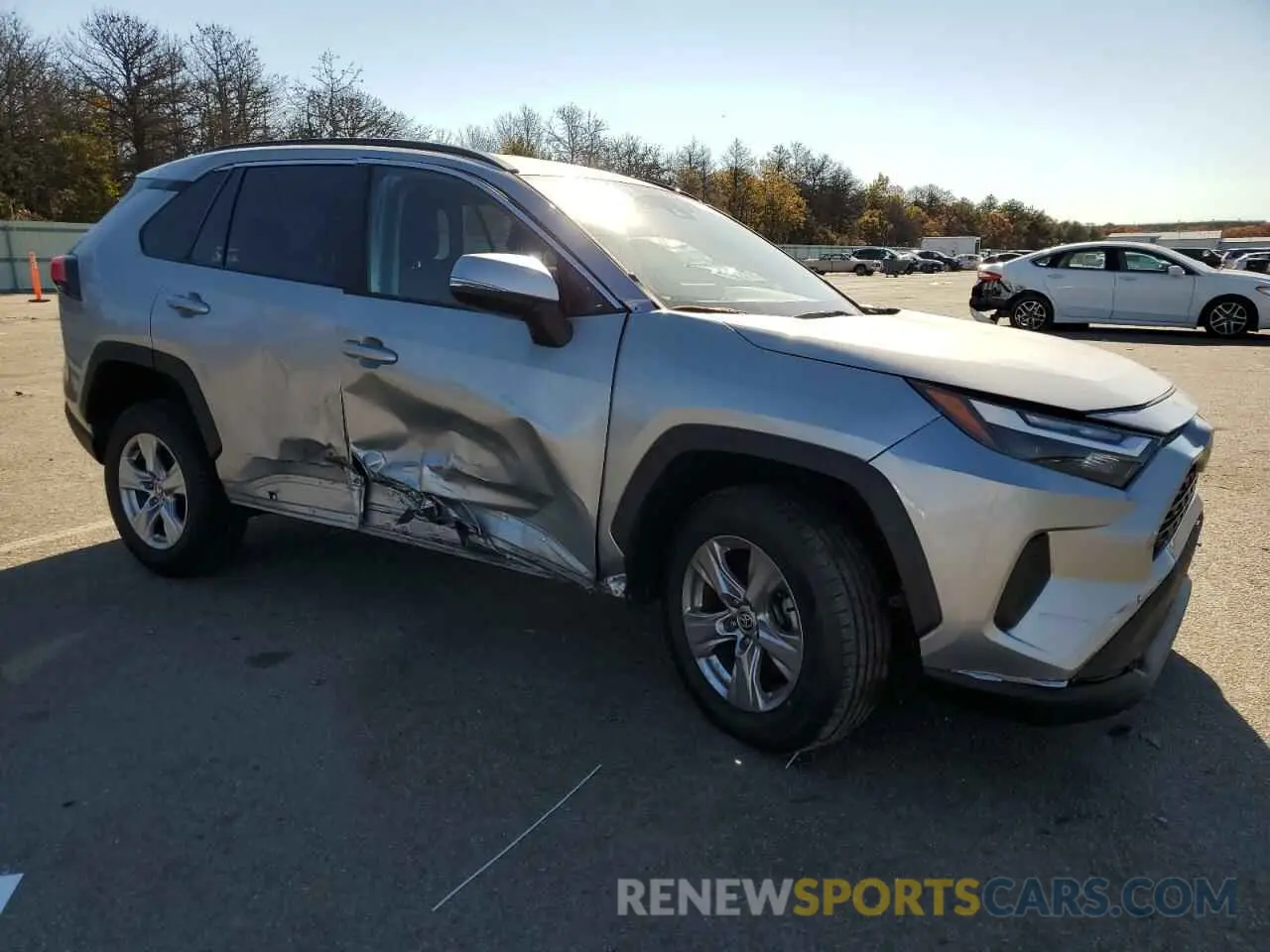 4 Photograph of a damaged car 2T3P1RFV1NW284437 TOYOTA RAV4 2022