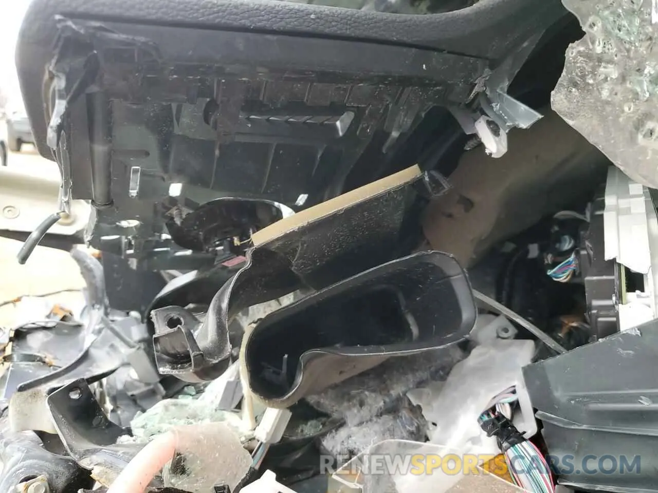 9 Photograph of a damaged car 2T3P1RFV1NW300409 TOYOTA RAV4 2022