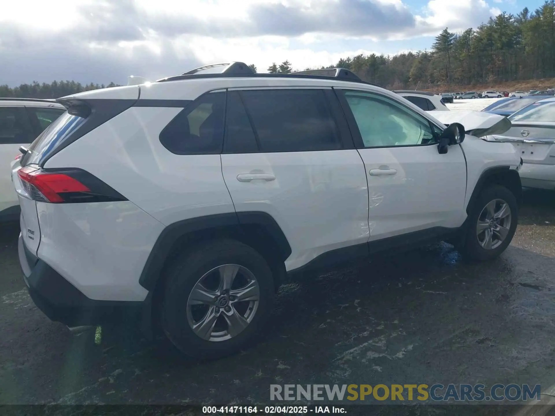 14 Photograph of a damaged car 2T3P1RFV1NW325228 TOYOTA RAV4 2022