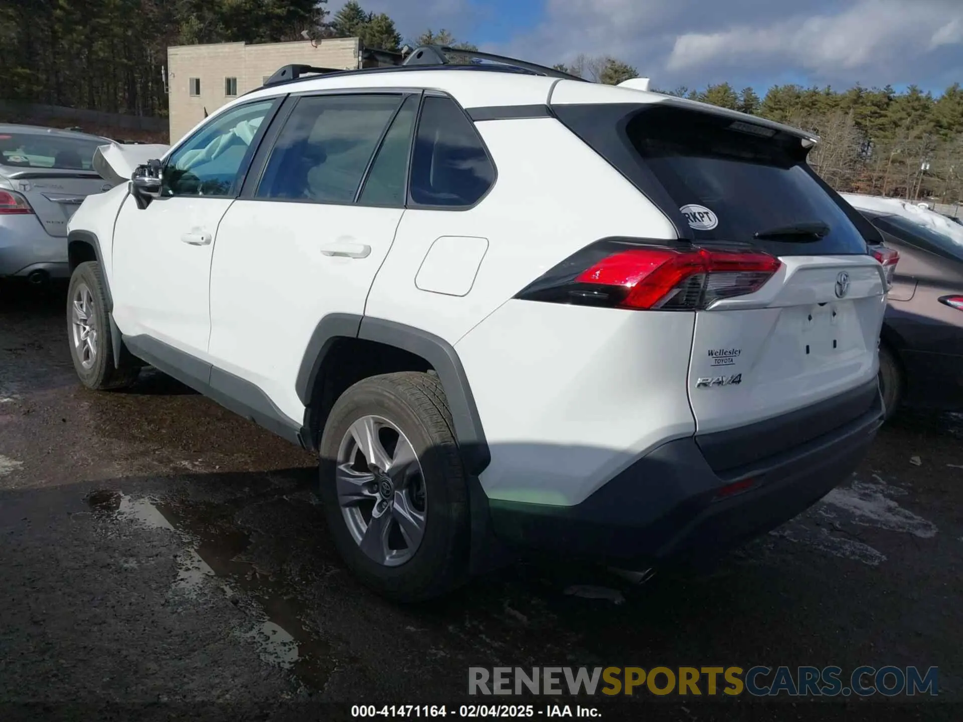 3 Photograph of a damaged car 2T3P1RFV1NW325228 TOYOTA RAV4 2022