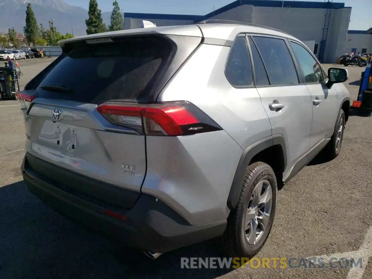 4 Photograph of a damaged car 2T3P1RFV2NC268314 TOYOTA RAV4 2022