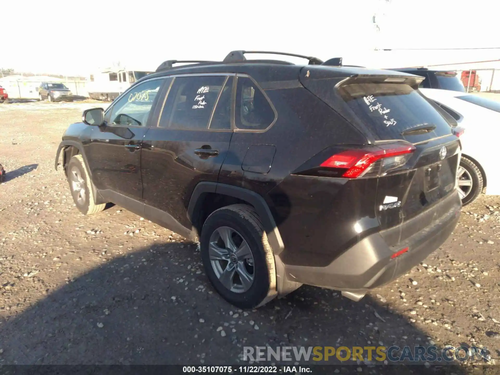 3 Photograph of a damaged car 2T3P1RFV2NC270175 TOYOTA RAV4 2022