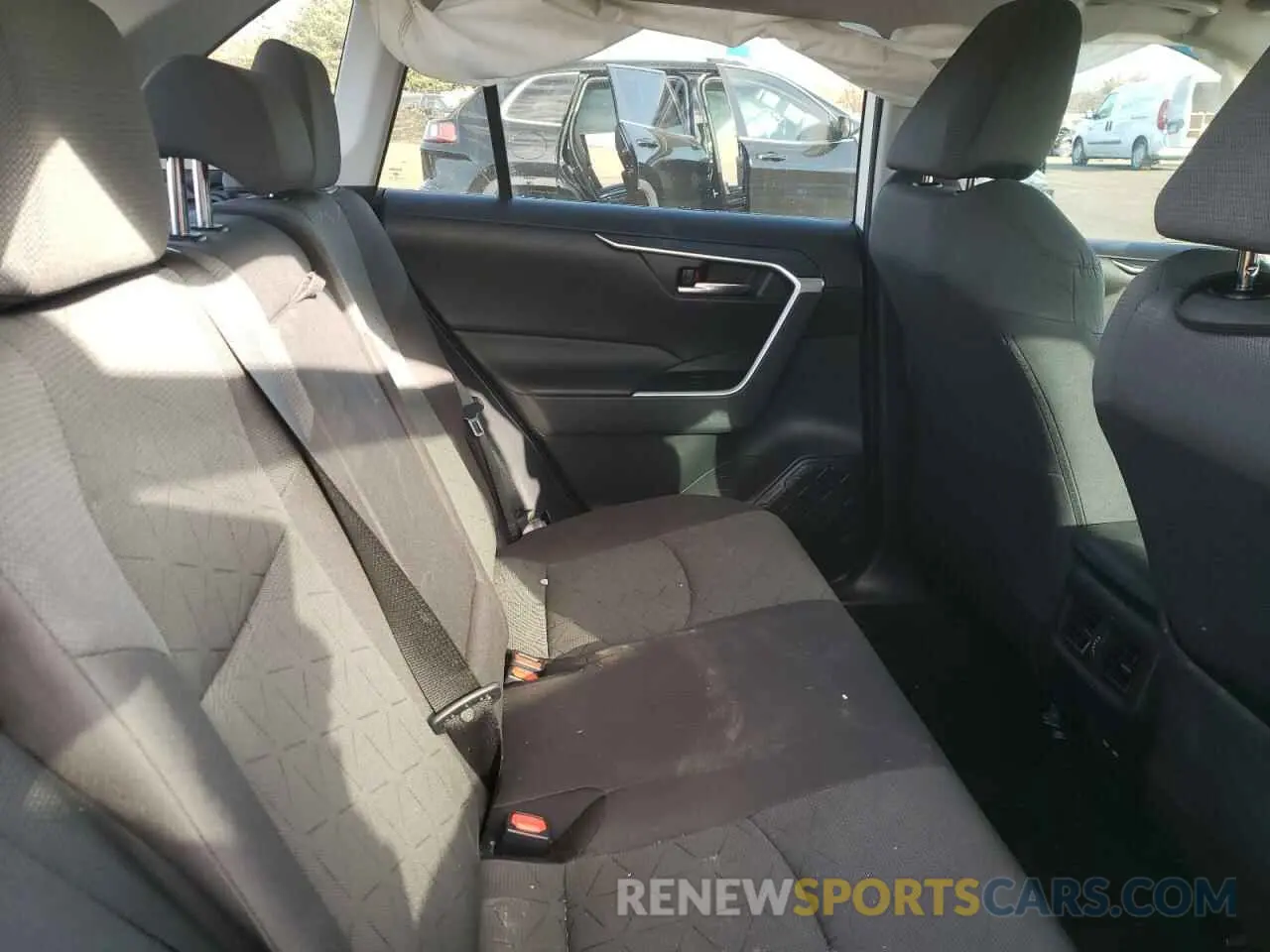 11 Photograph of a damaged car 2T3P1RFV2NC274355 TOYOTA RAV4 2022
