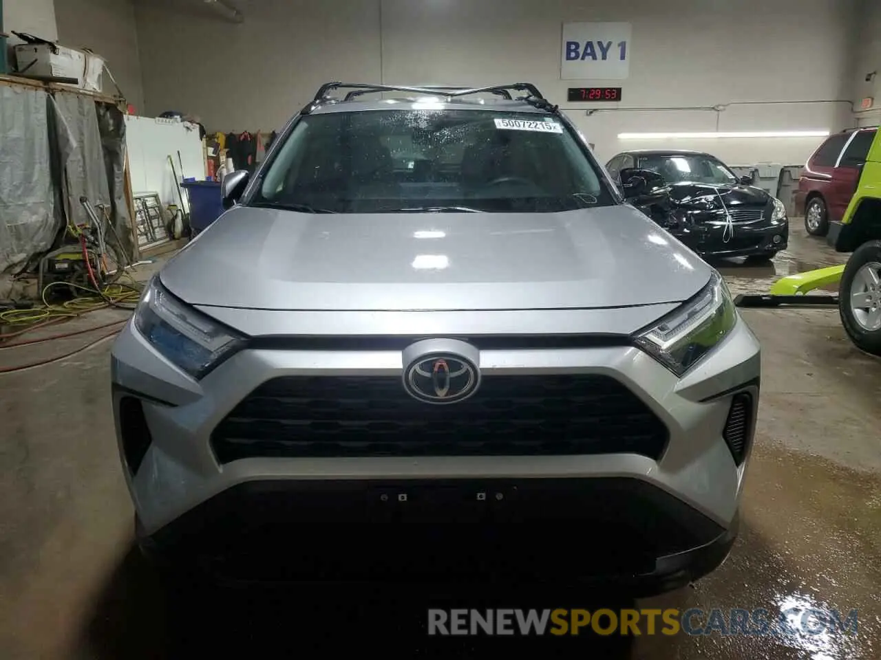 5 Photograph of a damaged car 2T3P1RFV2NC298414 TOYOTA RAV4 2022