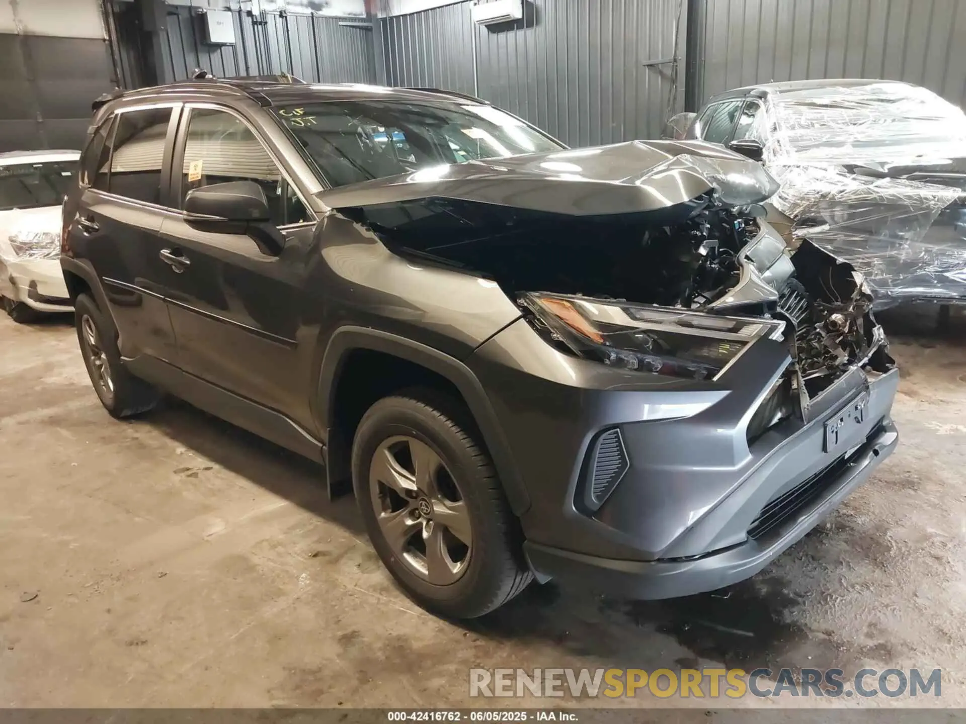 1 Photograph of a damaged car 2T3P1RFV2NC302770 TOYOTA RAV4 2022