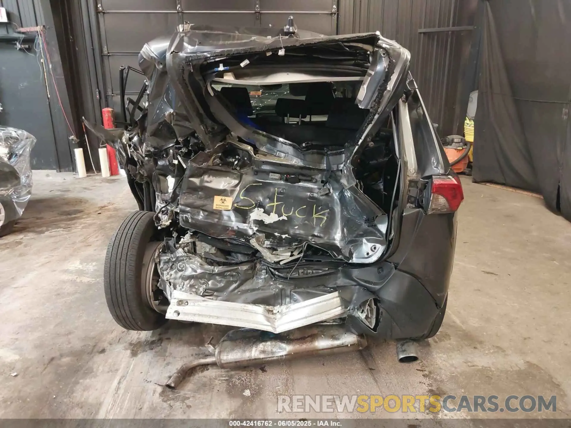 17 Photograph of a damaged car 2T3P1RFV2NC302770 TOYOTA RAV4 2022