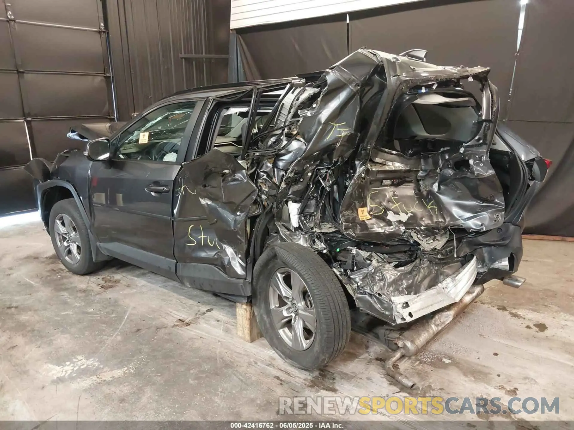 3 Photograph of a damaged car 2T3P1RFV2NC302770 TOYOTA RAV4 2022