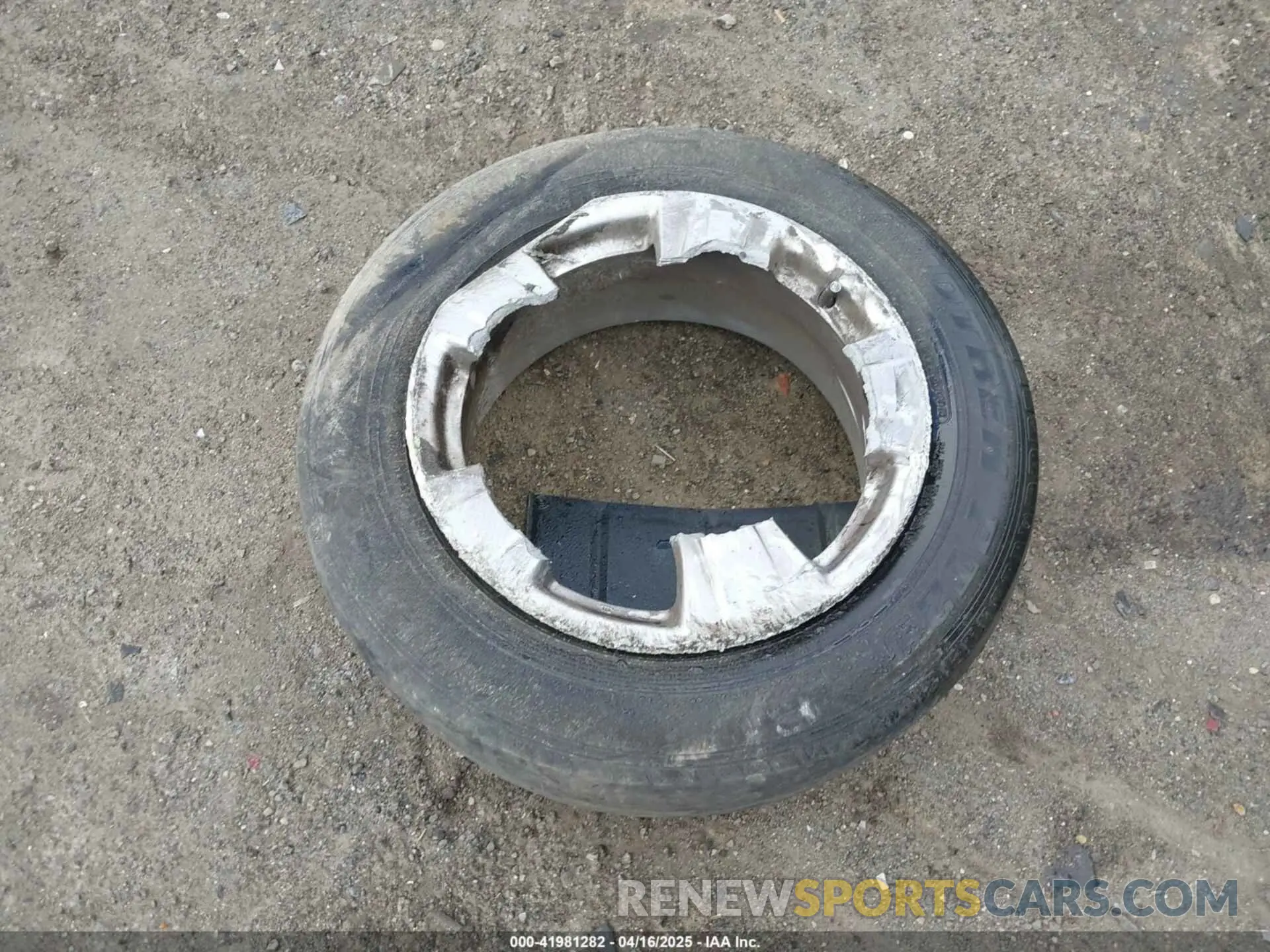12 Photograph of a damaged car 2T3P1RFV2NC316877 TOYOTA RAV4 2022