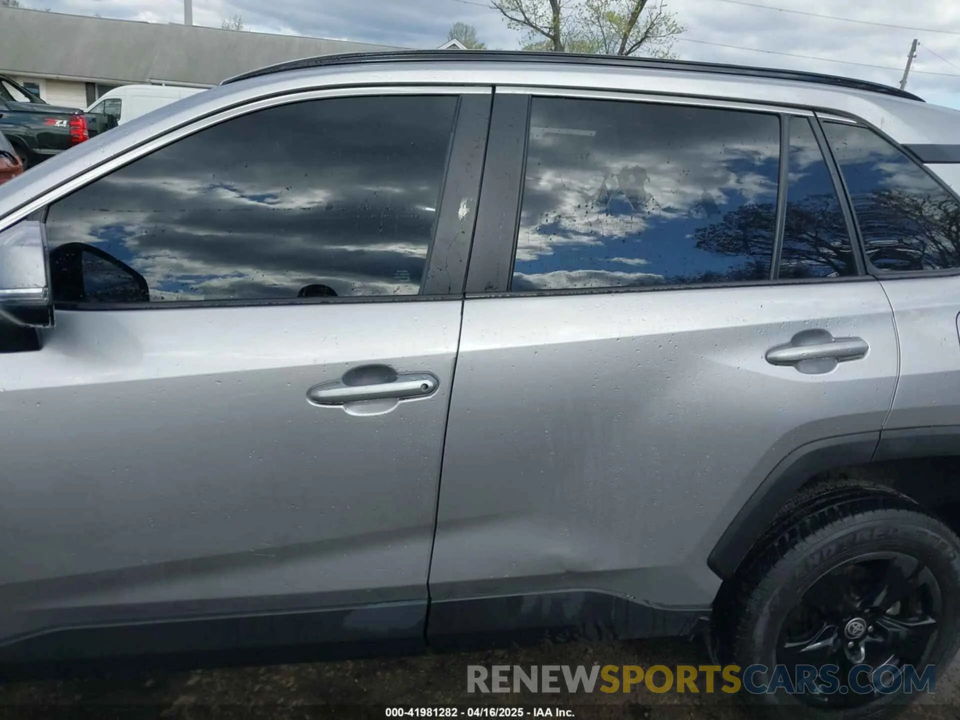 15 Photograph of a damaged car 2T3P1RFV2NC316877 TOYOTA RAV4 2022