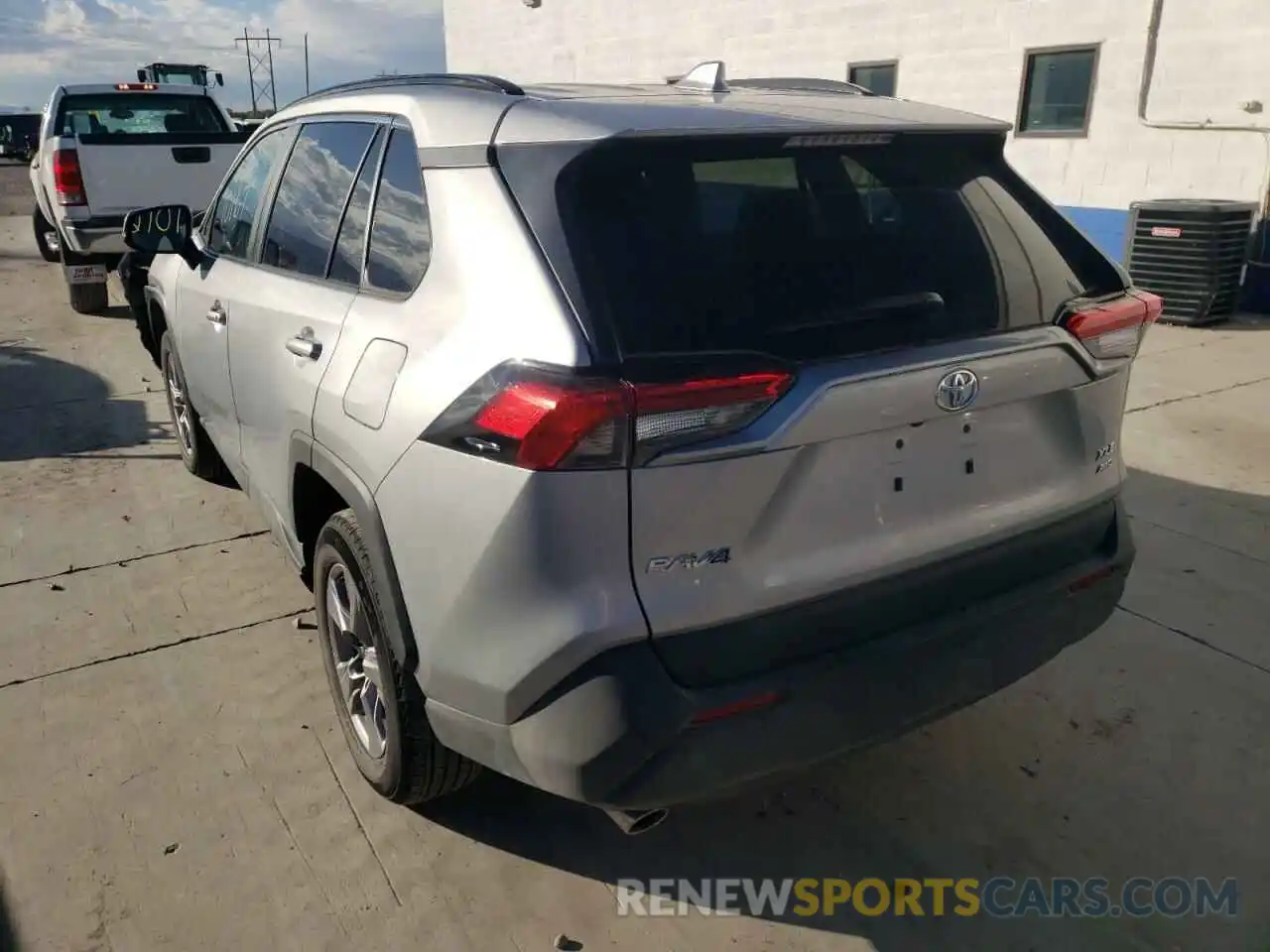 3 Photograph of a damaged car 2T3P1RFV2NW269574 TOYOTA RAV4 2022