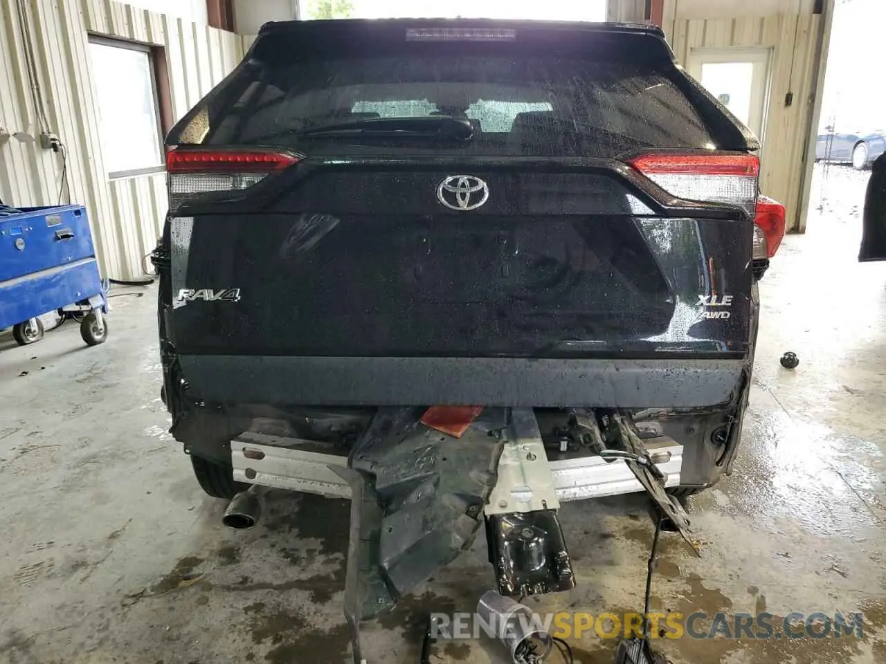 6 Photograph of a damaged car 2T3P1RFV2NW284074 TOYOTA RAV4 2022