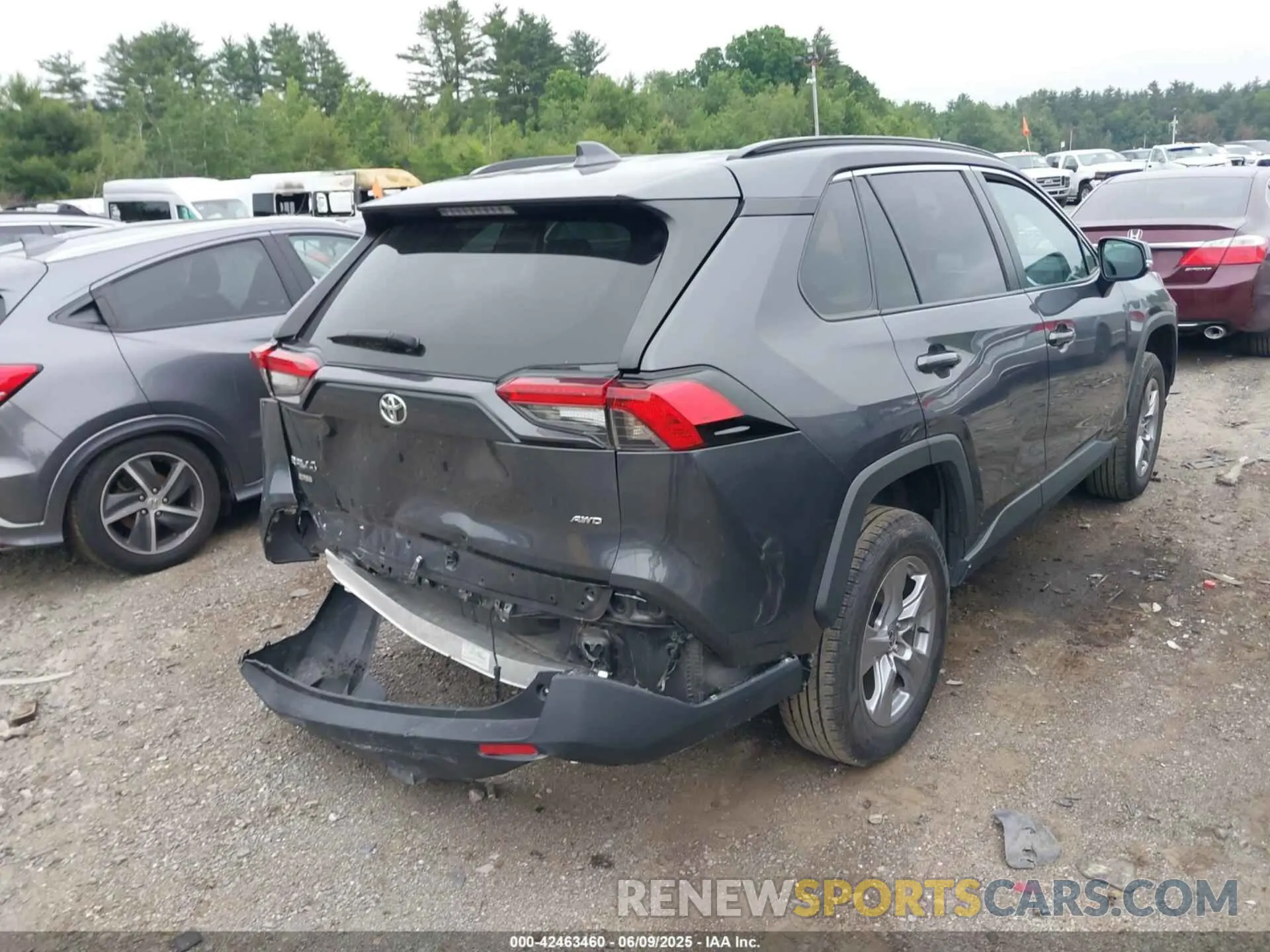4 Photograph of a damaged car 2T3P1RFV2NW285709 TOYOTA RAV4 2022