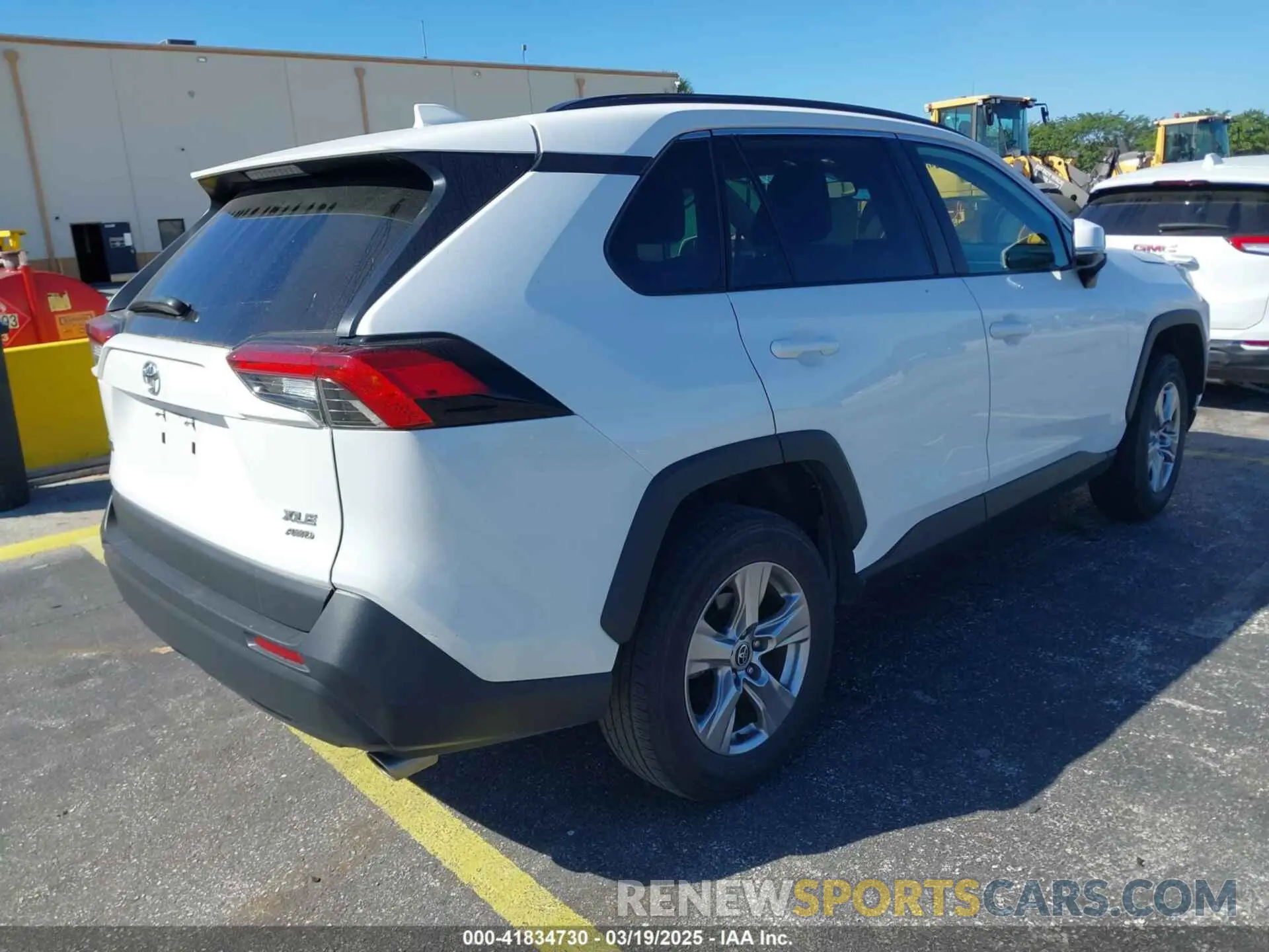 4 Photograph of a damaged car 2T3P1RFV2NW299156 TOYOTA RAV4 2022