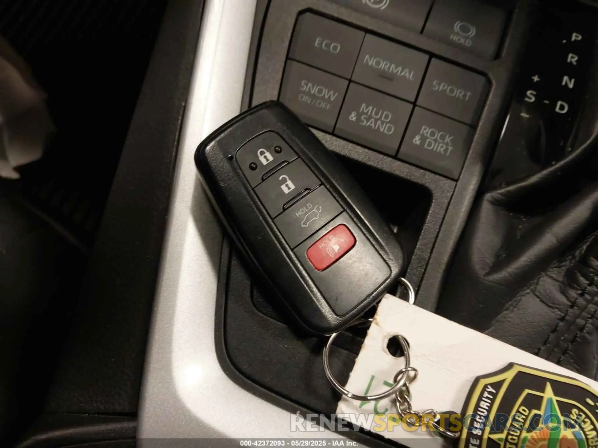 11 Photograph of a damaged car 2T3P1RFV3NC259542 TOYOTA RAV4 2022