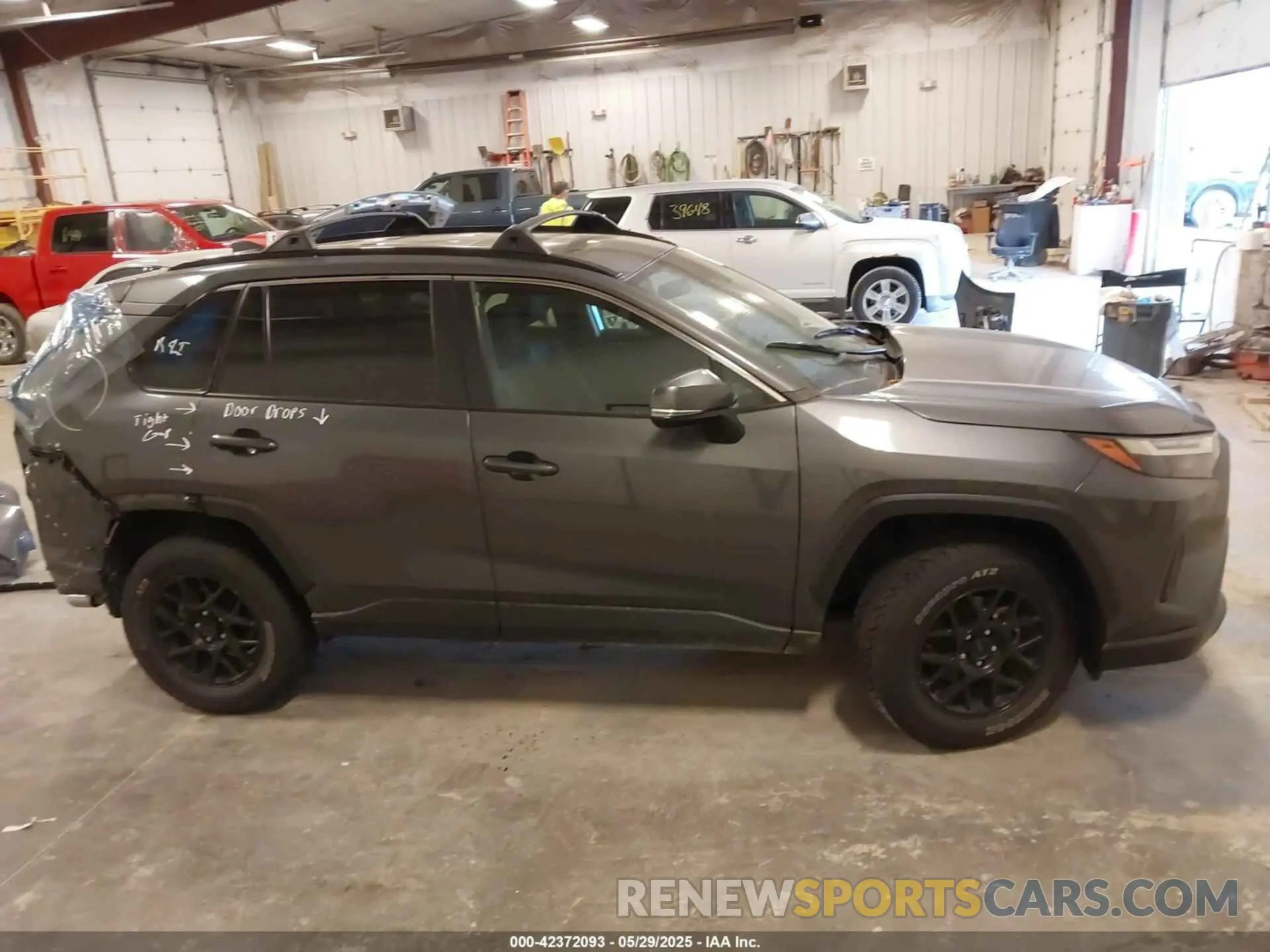 13 Photograph of a damaged car 2T3P1RFV3NC259542 TOYOTA RAV4 2022