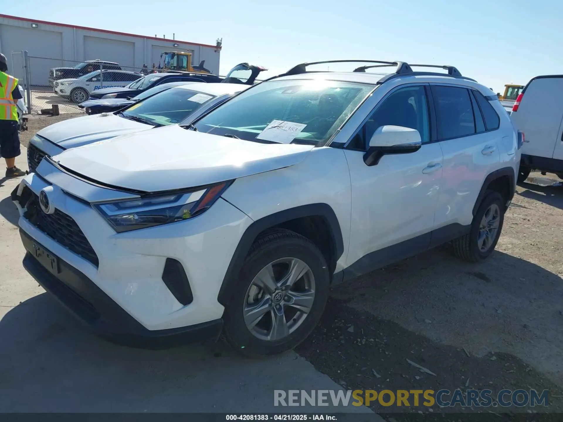 2 Photograph of a damaged car 2T3P1RFV3NC286143 TOYOTA RAV4 2022