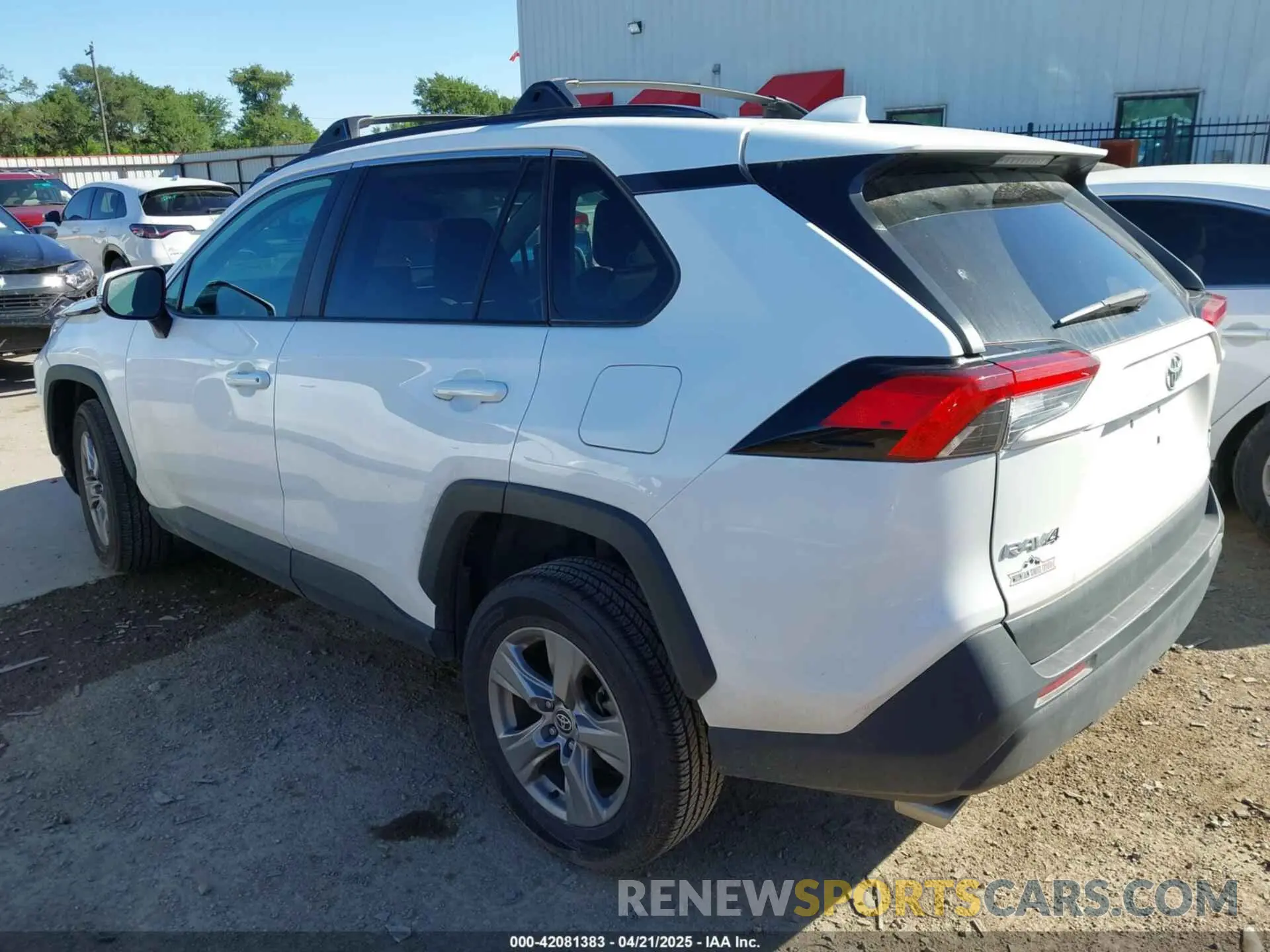 3 Photograph of a damaged car 2T3P1RFV3NC286143 TOYOTA RAV4 2022
