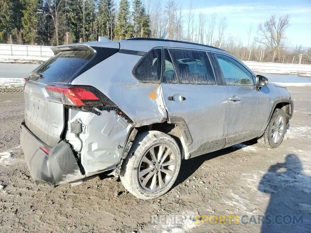 3 Photograph of a damaged car 2T3P1RFV3NC321439 TOYOTA RAV4 2022