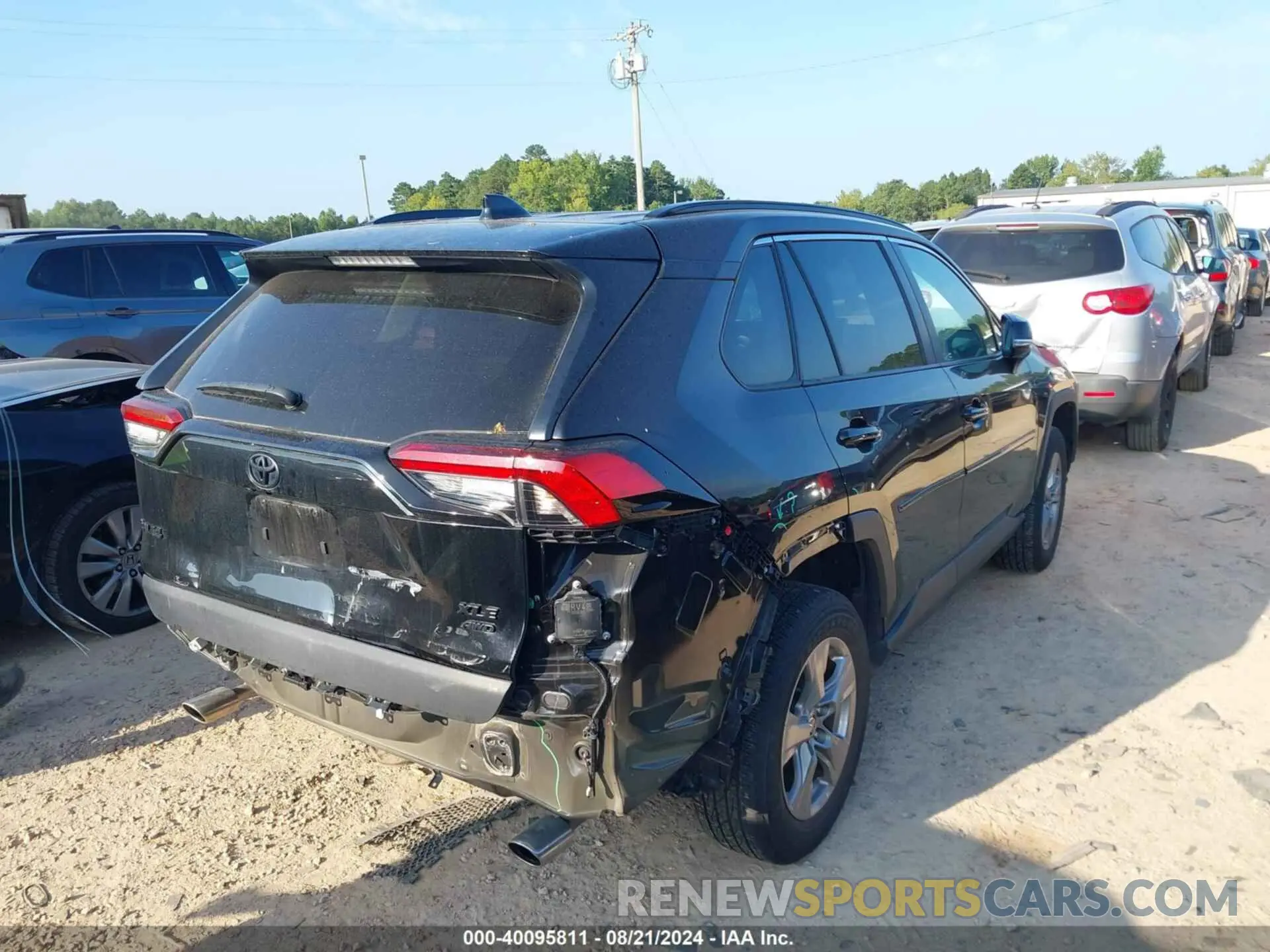 4 Photograph of a damaged car 2T3P1RFV3NW278848 TOYOTA RAV4 2022