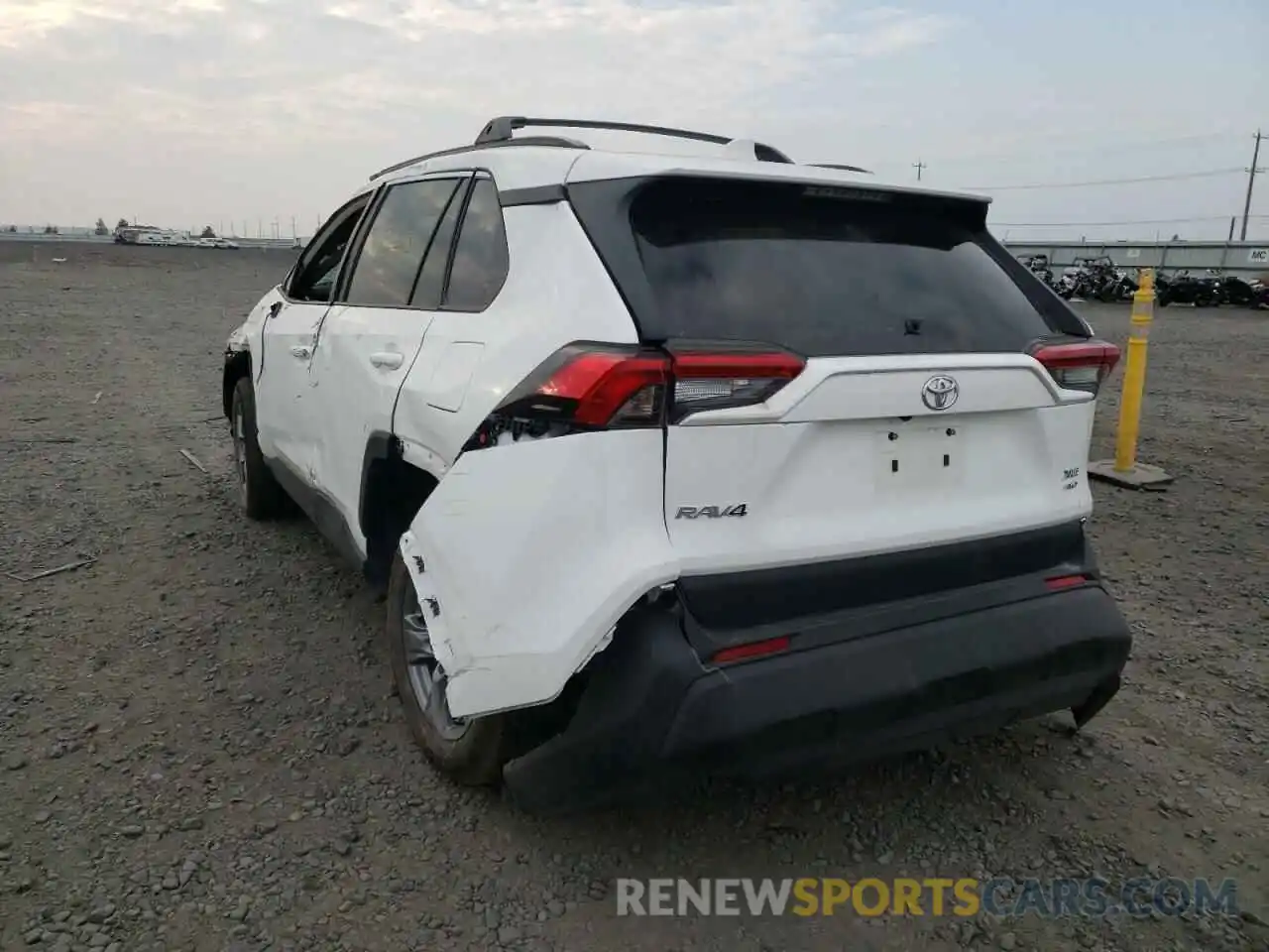 3 Photograph of a damaged car 2T3P1RFV4NC265821 TOYOTA RAV4 2022