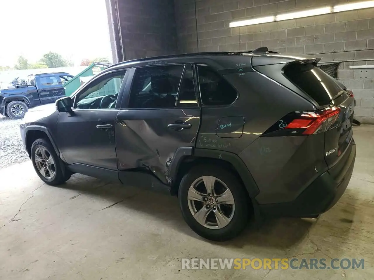 2 Photograph of a damaged car 2T3P1RFV4NC266225 TOYOTA RAV4 2022