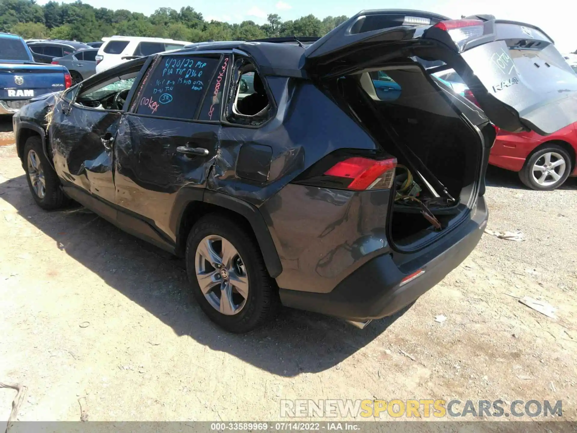 3 Photograph of a damaged car 2T3P1RFV4NC267536 TOYOTA RAV4 2022