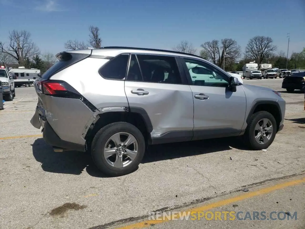 3 Photograph of a damaged car 2T3P1RFV4NC292601 TOYOTA RAV4 2022