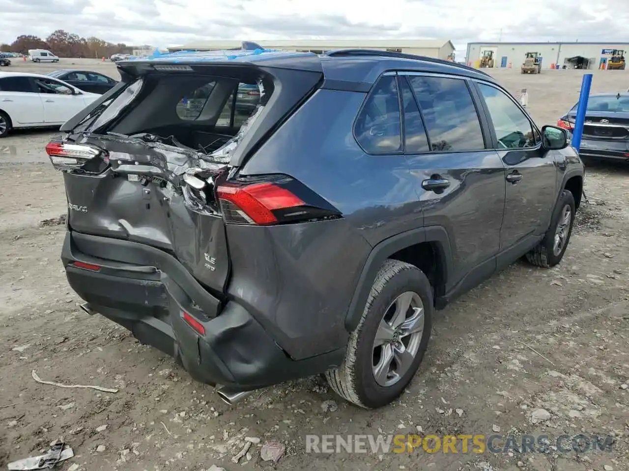 4 Photograph of a damaged car 2T3P1RFV4NC300244 TOYOTA RAV4 2022