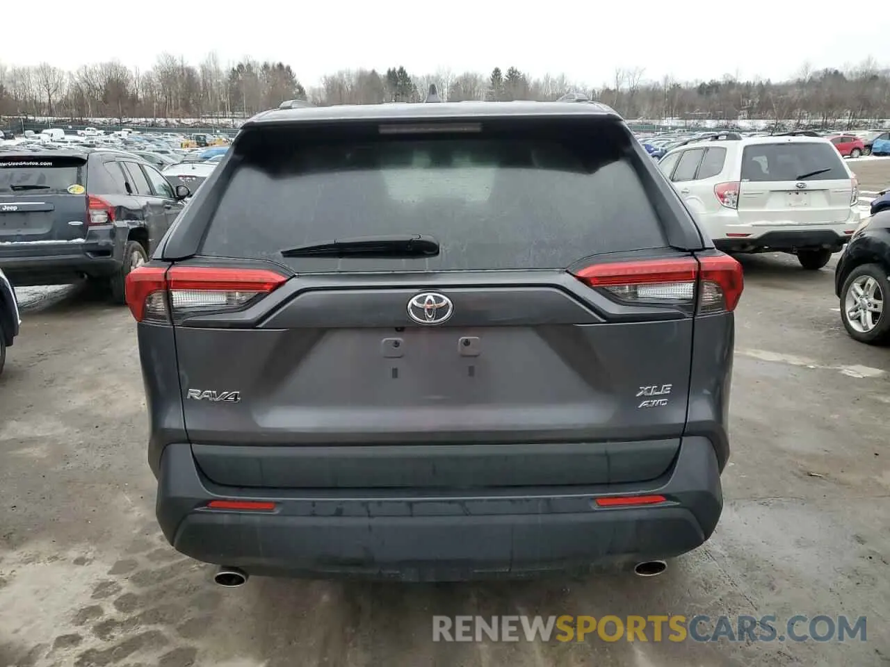 6 Photograph of a damaged car 2T3P1RFV4NC300860 TOYOTA RAV4 2022