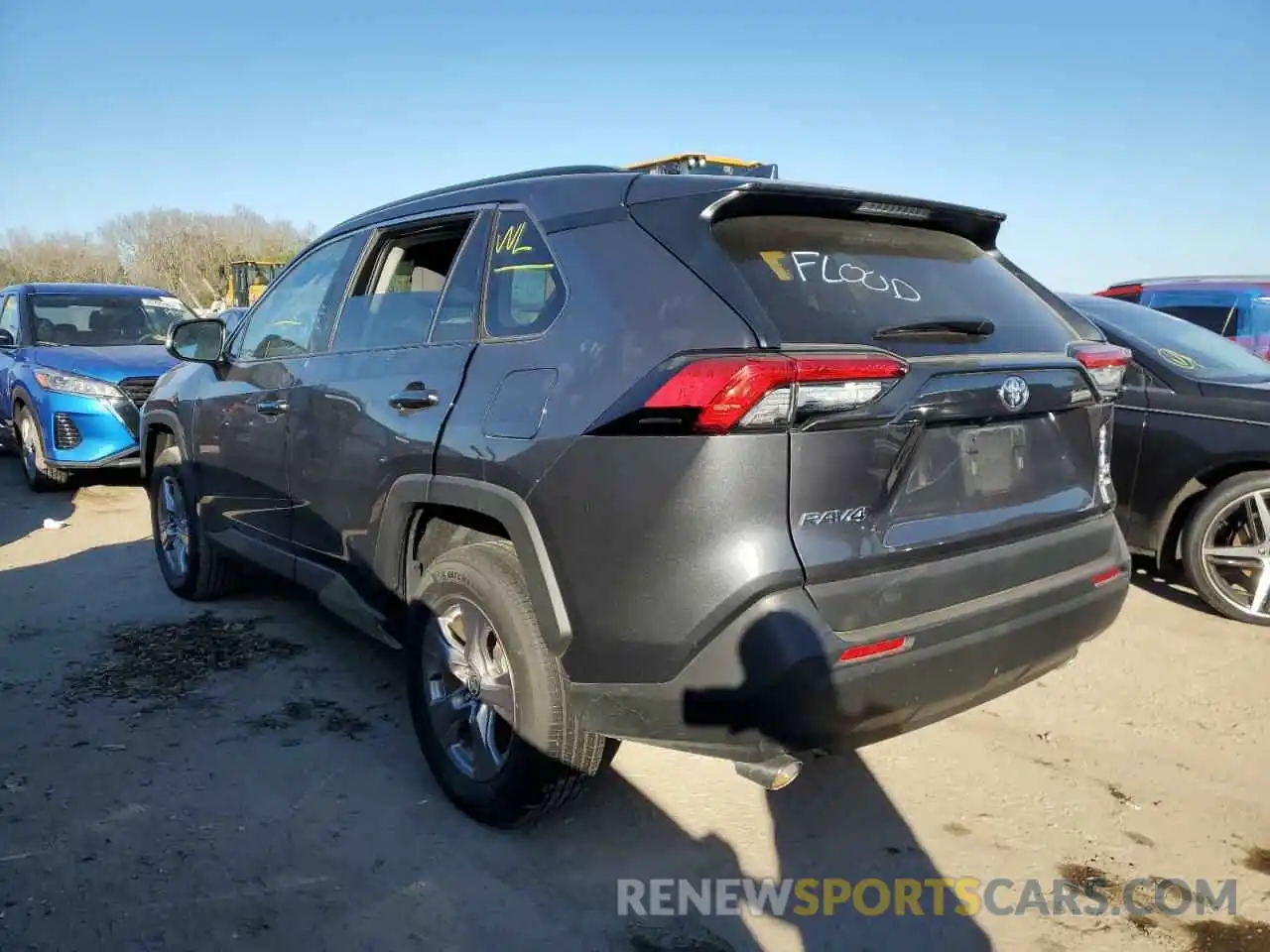 2 Photograph of a damaged car 2T3P1RFV4NW273836 TOYOTA RAV4 2022