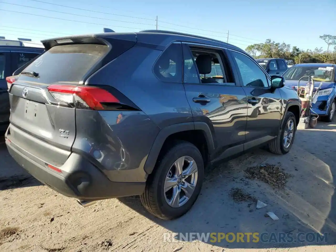 3 Photograph of a damaged car 2T3P1RFV4NW273836 TOYOTA RAV4 2022