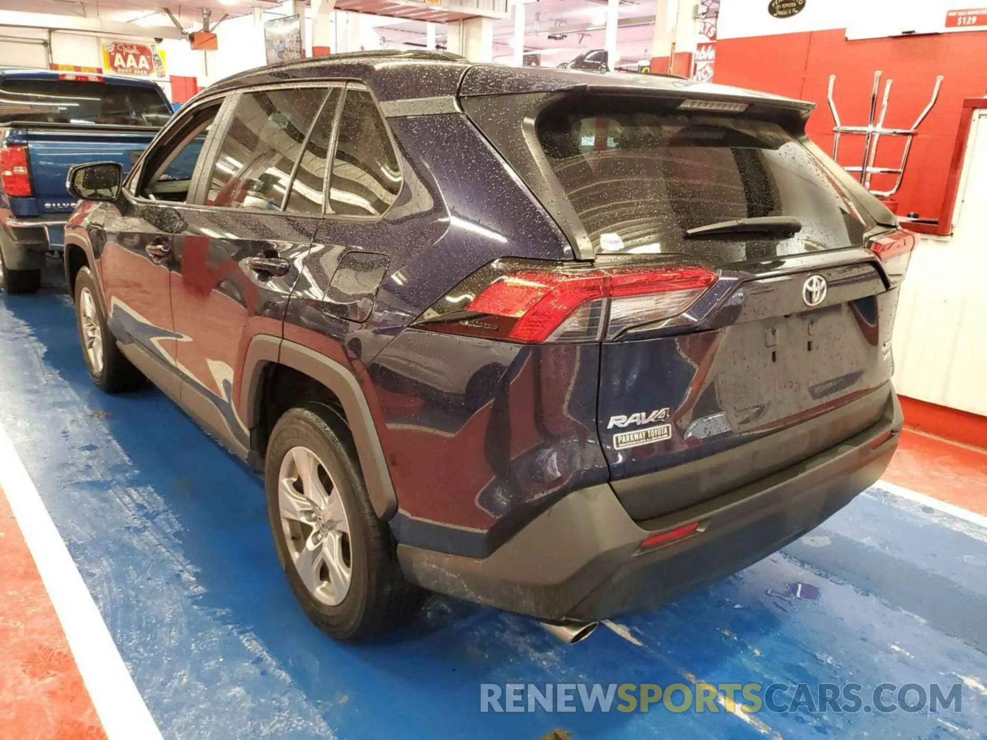 9 Photograph of a damaged car 2T3P1RFV4NW288577 TOYOTA RAV4 2022
