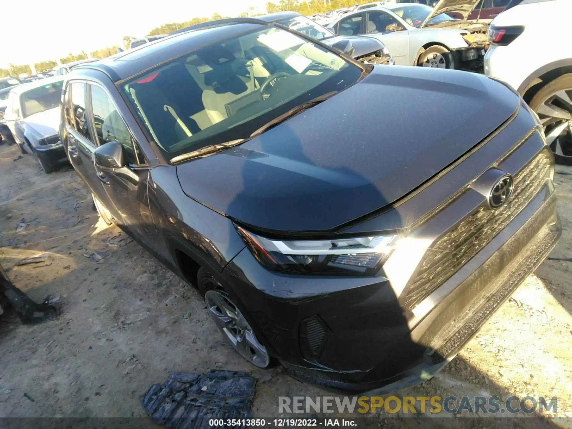 1 Photograph of a damaged car 2T3P1RFV4NW296209 TOYOTA RAV4 2022