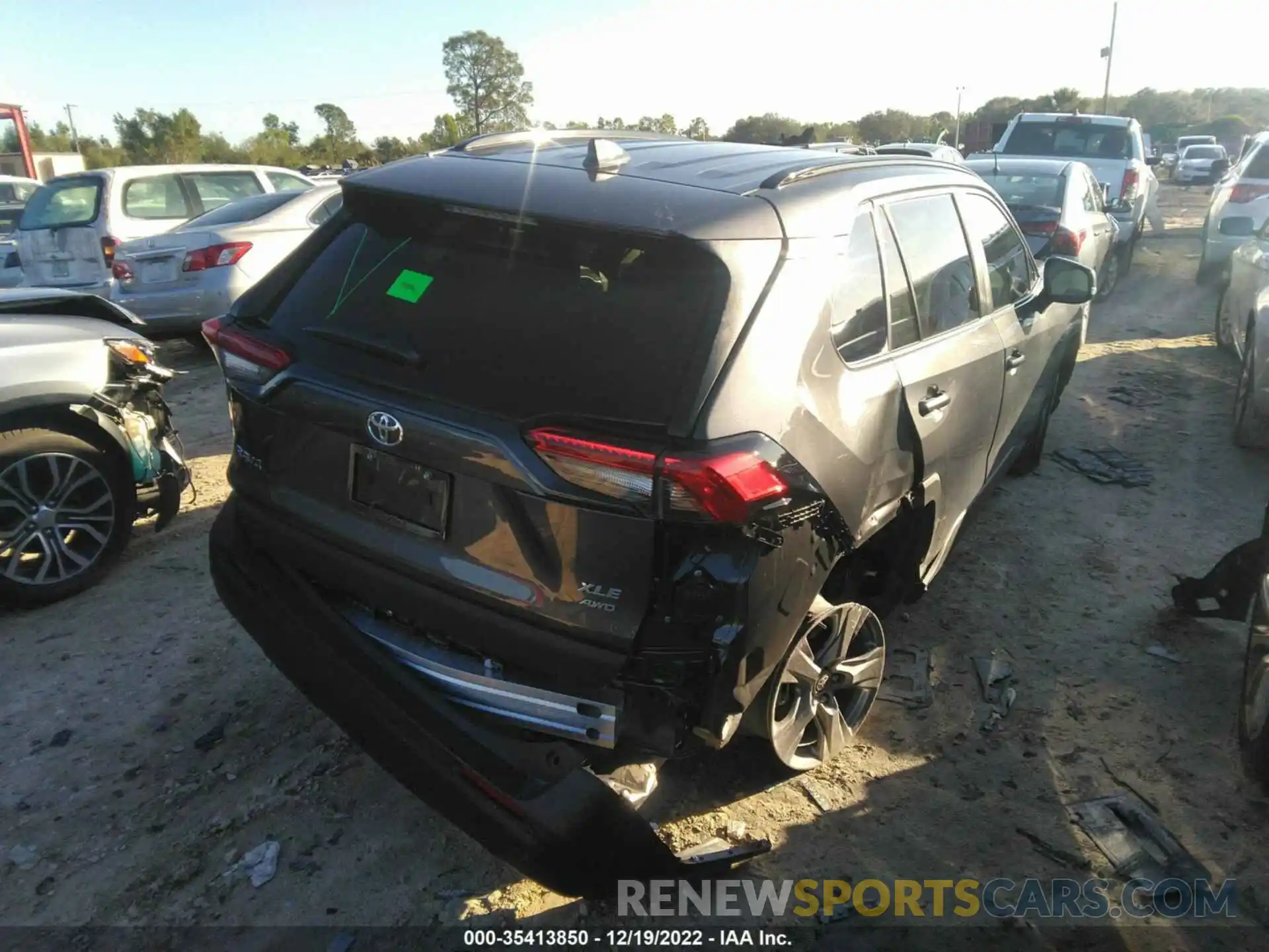 4 Photograph of a damaged car 2T3P1RFV4NW296209 TOYOTA RAV4 2022