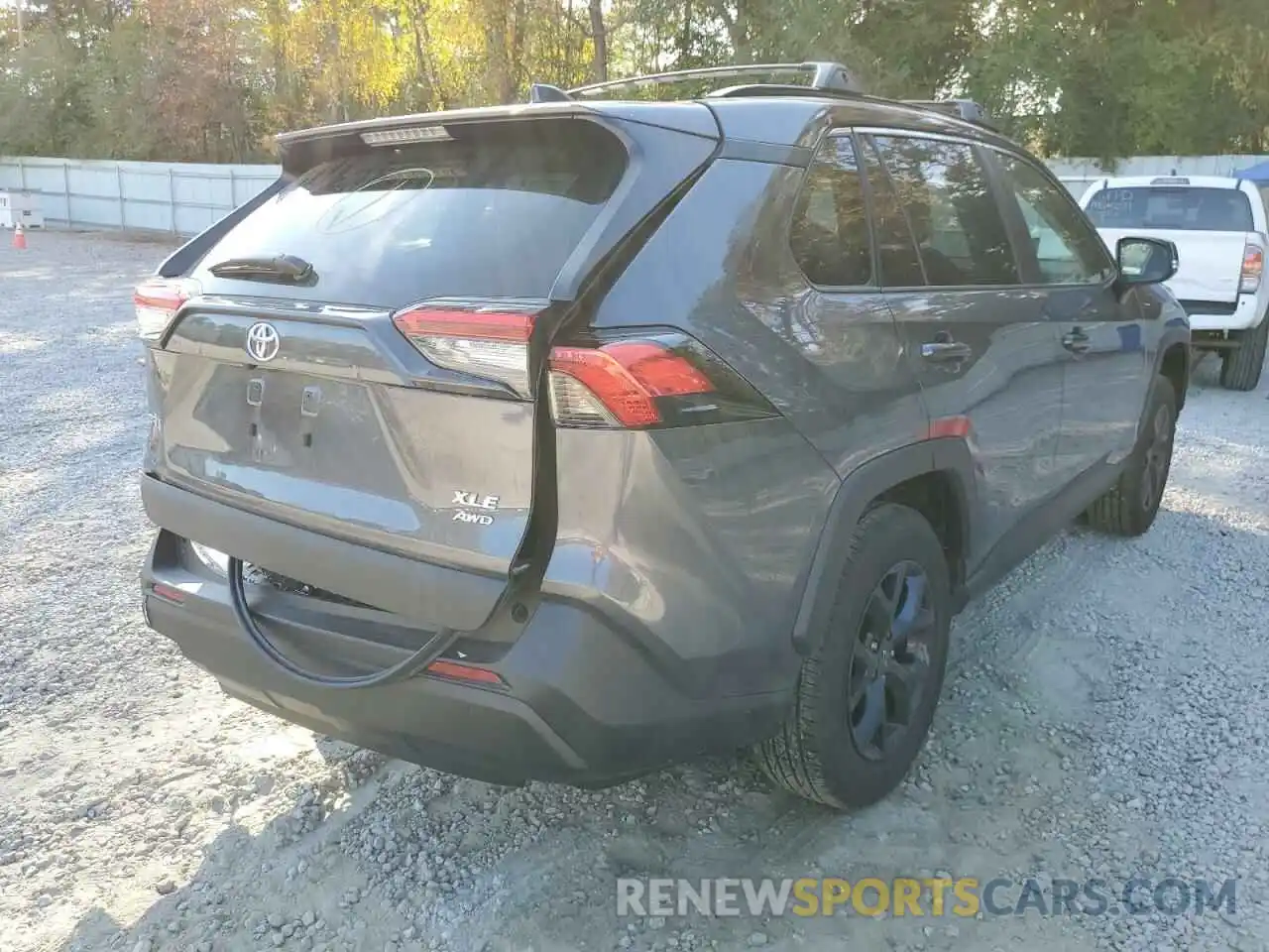 4 Photograph of a damaged car 2T3P1RFV4NW296503 TOYOTA RAV4 2022