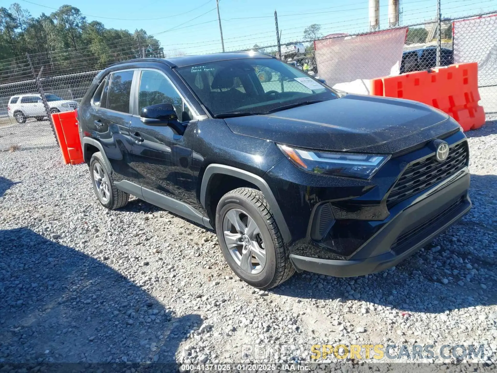 1 Photograph of a damaged car 2T3P1RFV4NW298218 TOYOTA RAV4 2022