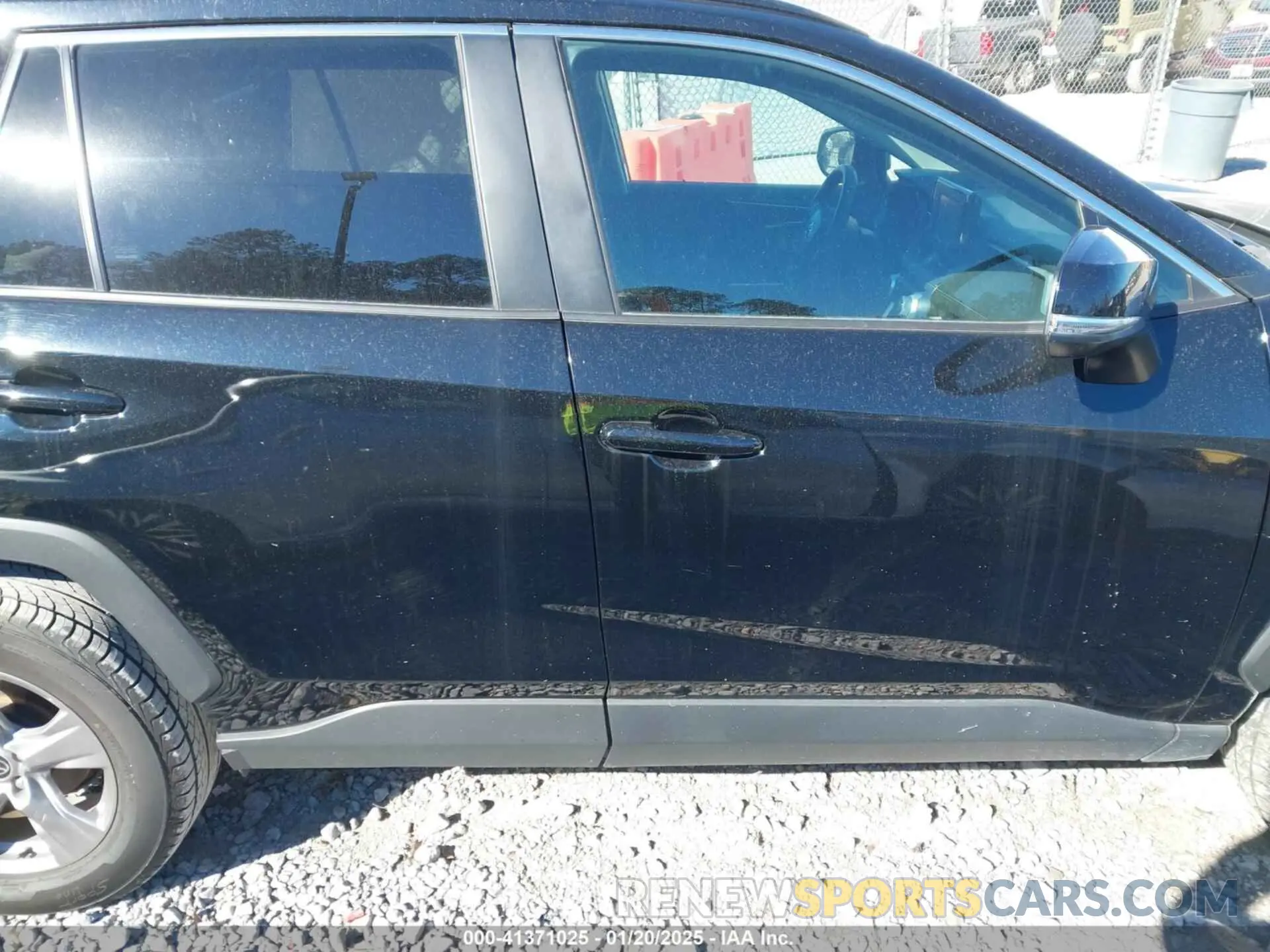 14 Photograph of a damaged car 2T3P1RFV4NW298218 TOYOTA RAV4 2022