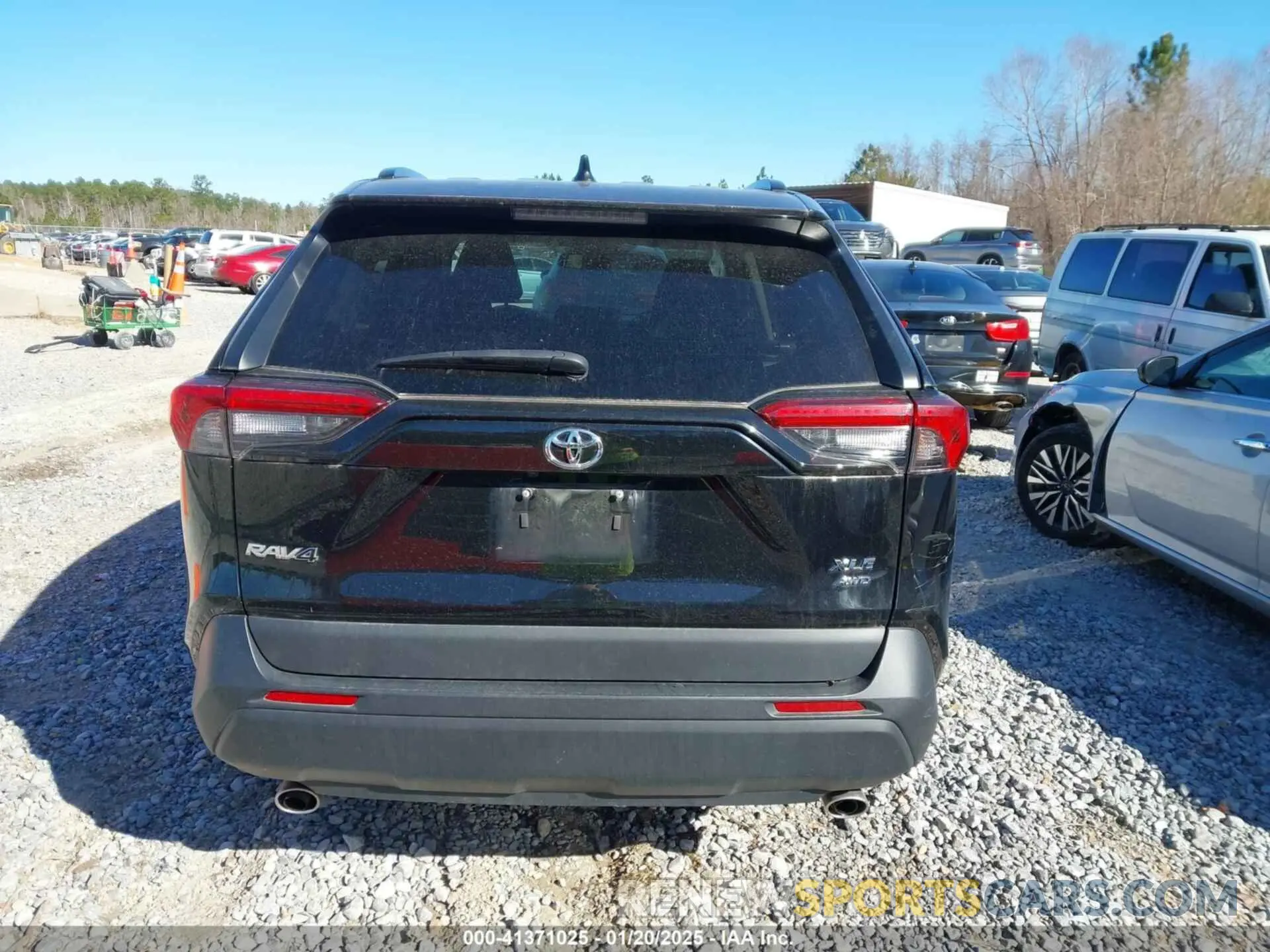 17 Photograph of a damaged car 2T3P1RFV4NW298218 TOYOTA RAV4 2022