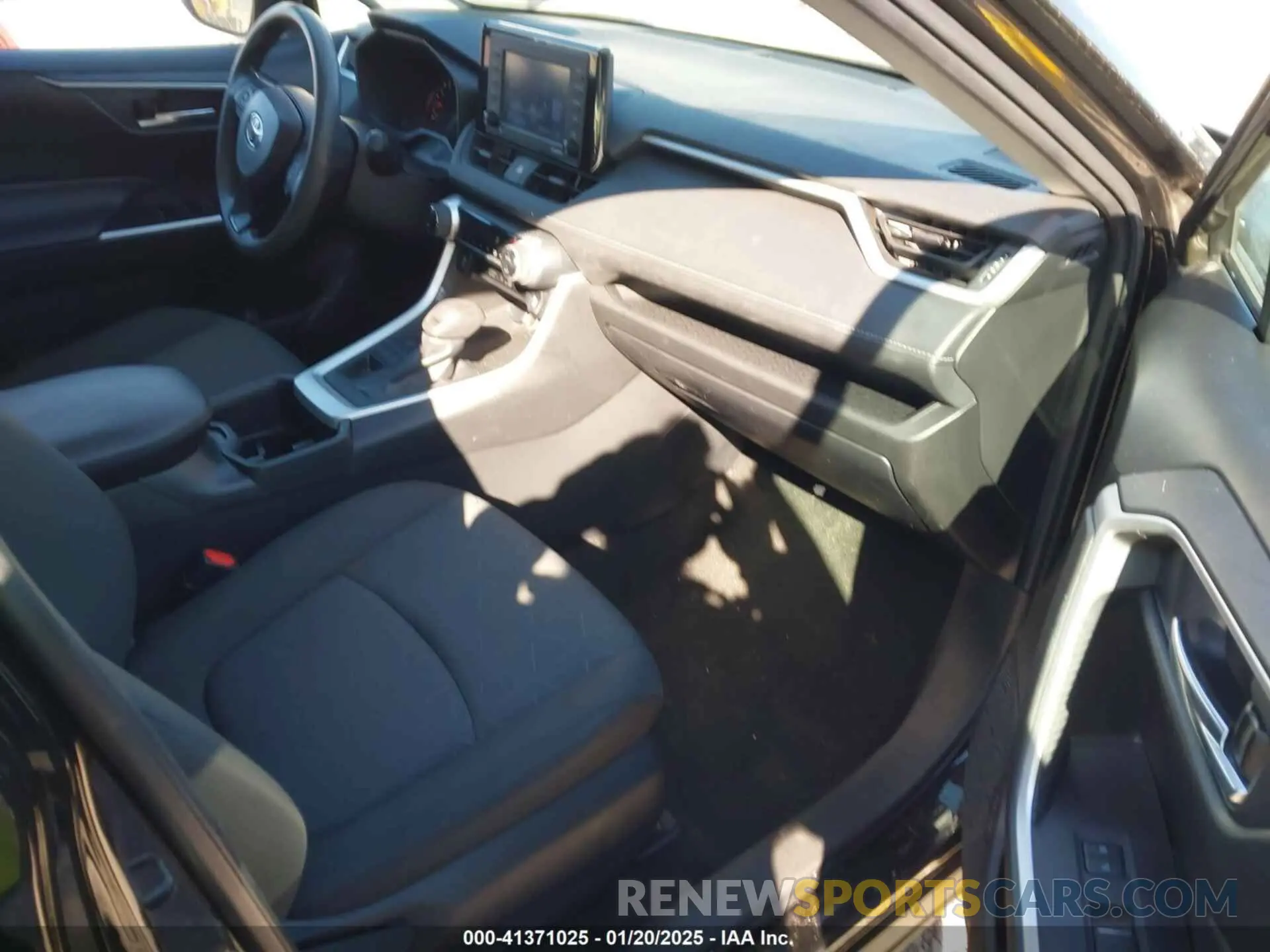 5 Photograph of a damaged car 2T3P1RFV4NW298218 TOYOTA RAV4 2022
