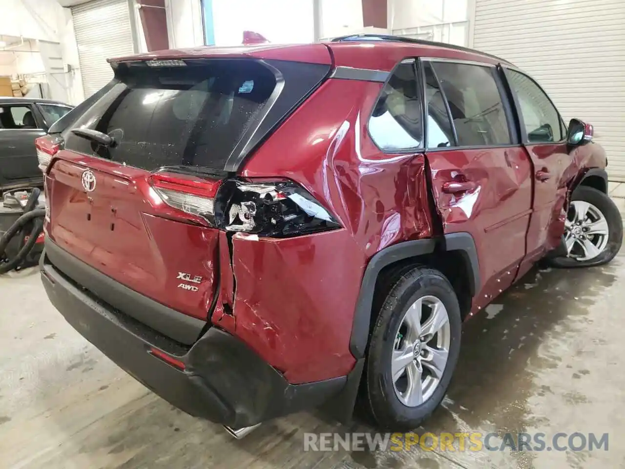 4 Photograph of a damaged car 2T3P1RFV4NW312554 TOYOTA RAV4 2022