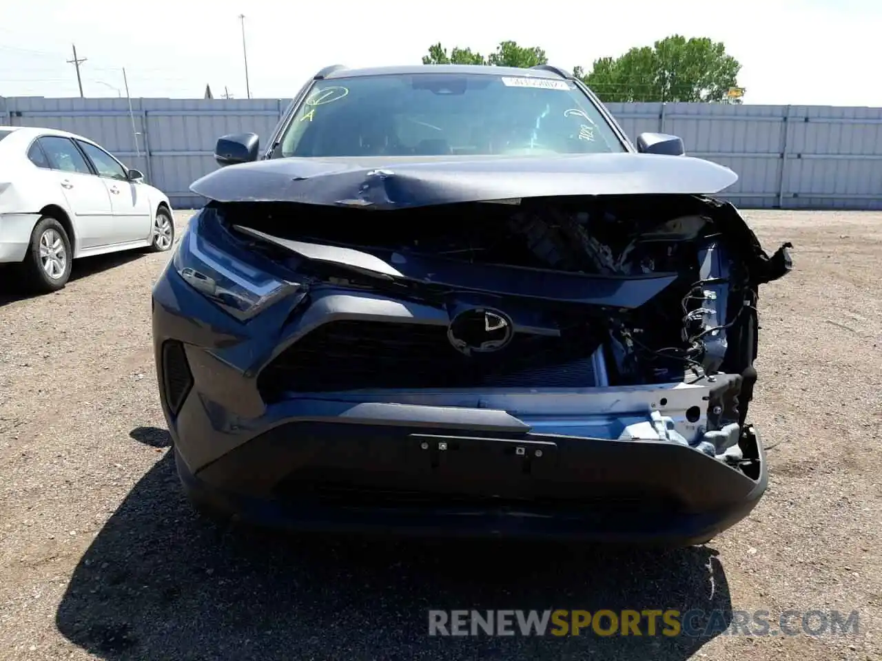 9 Photograph of a damaged car 2T3P1RFV5NC257128 TOYOTA RAV4 2022