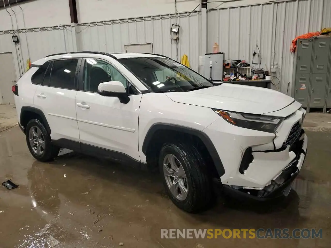 4 Photograph of a damaged car 2T3P1RFV5NC281574 TOYOTA RAV4 2022