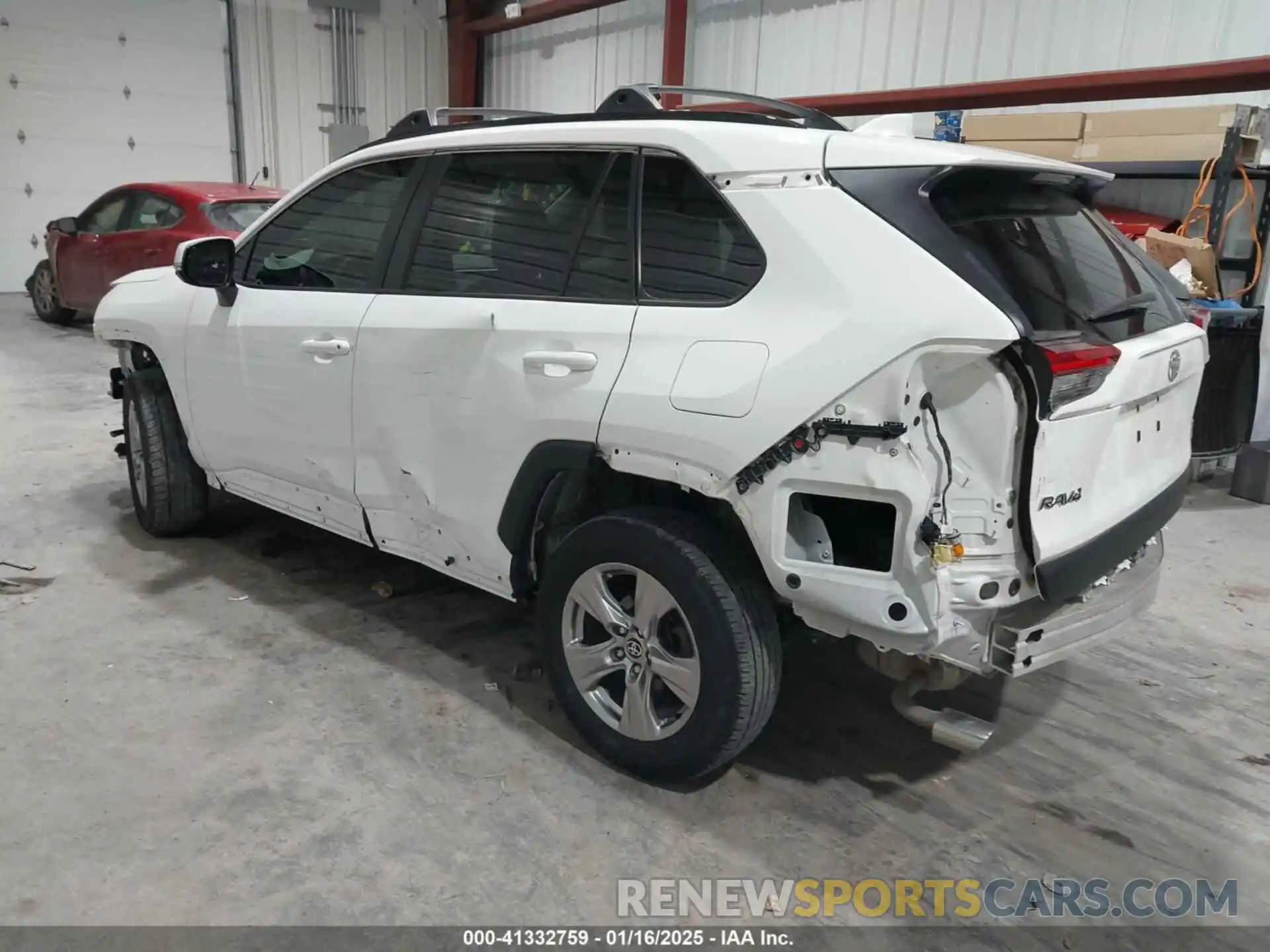 3 Photograph of a damaged car 2T3P1RFV5NC283986 TOYOTA RAV4 2022