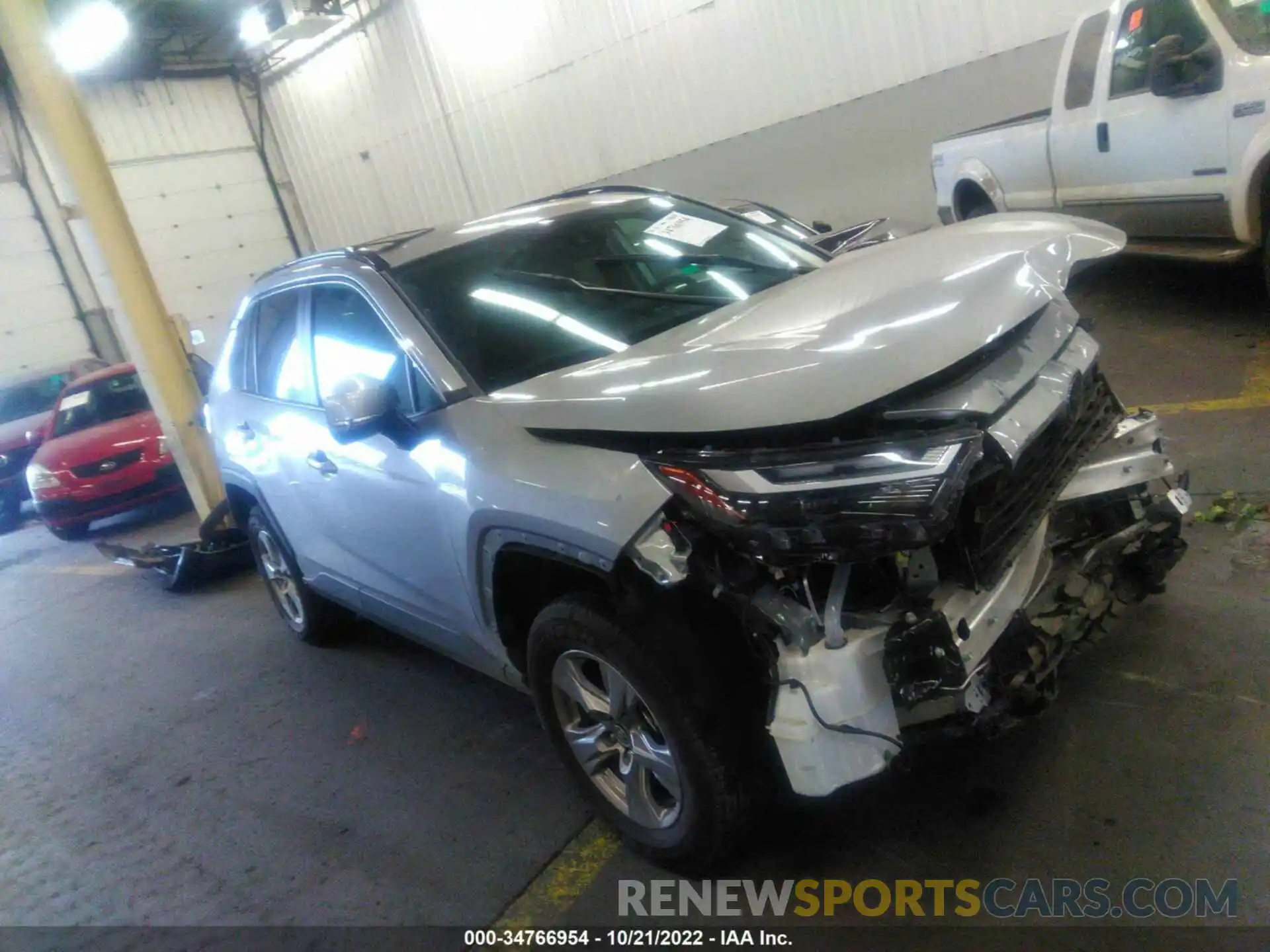 1 Photograph of a damaged car 2T3P1RFV5NC294003 TOYOTA RAV4 2022