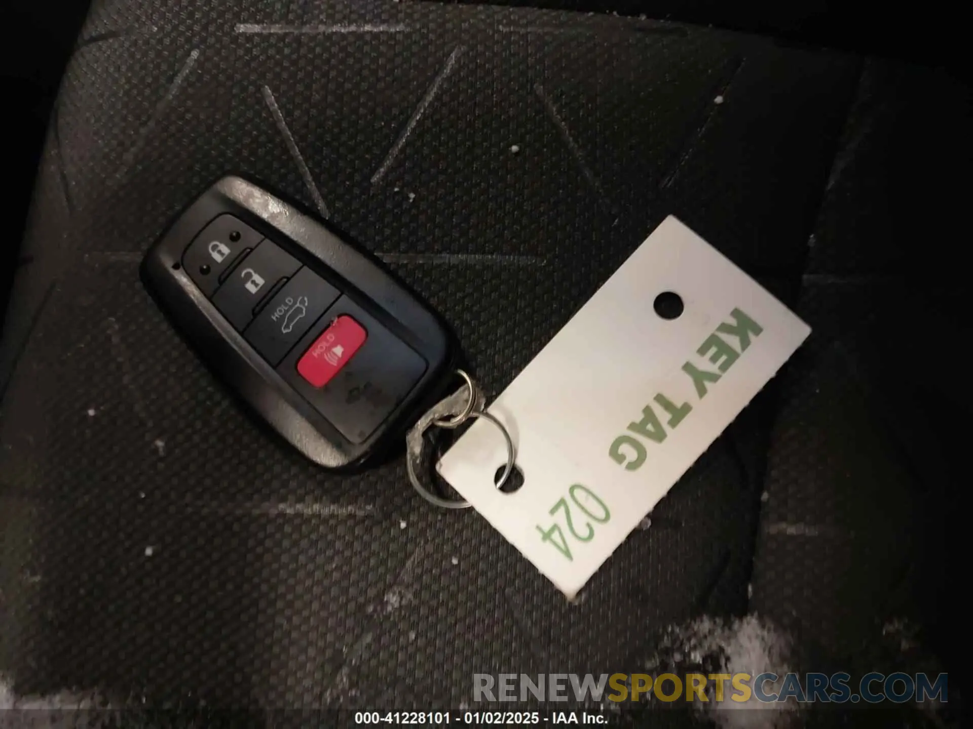 11 Photograph of a damaged car 2T3P1RFV5NC303833 TOYOTA RAV4 2022