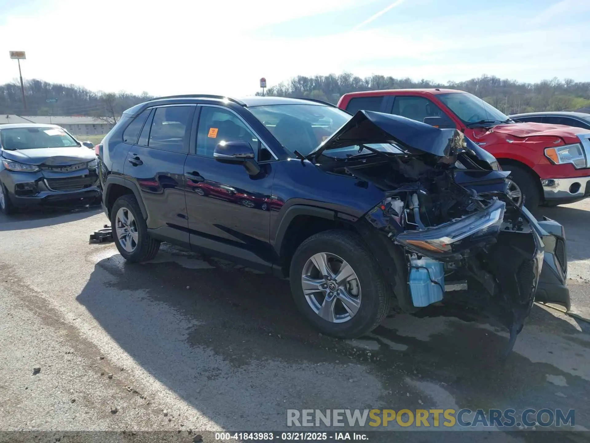 1 Photograph of a damaged car 2T3P1RFV5NW253403 TOYOTA RAV4 2022