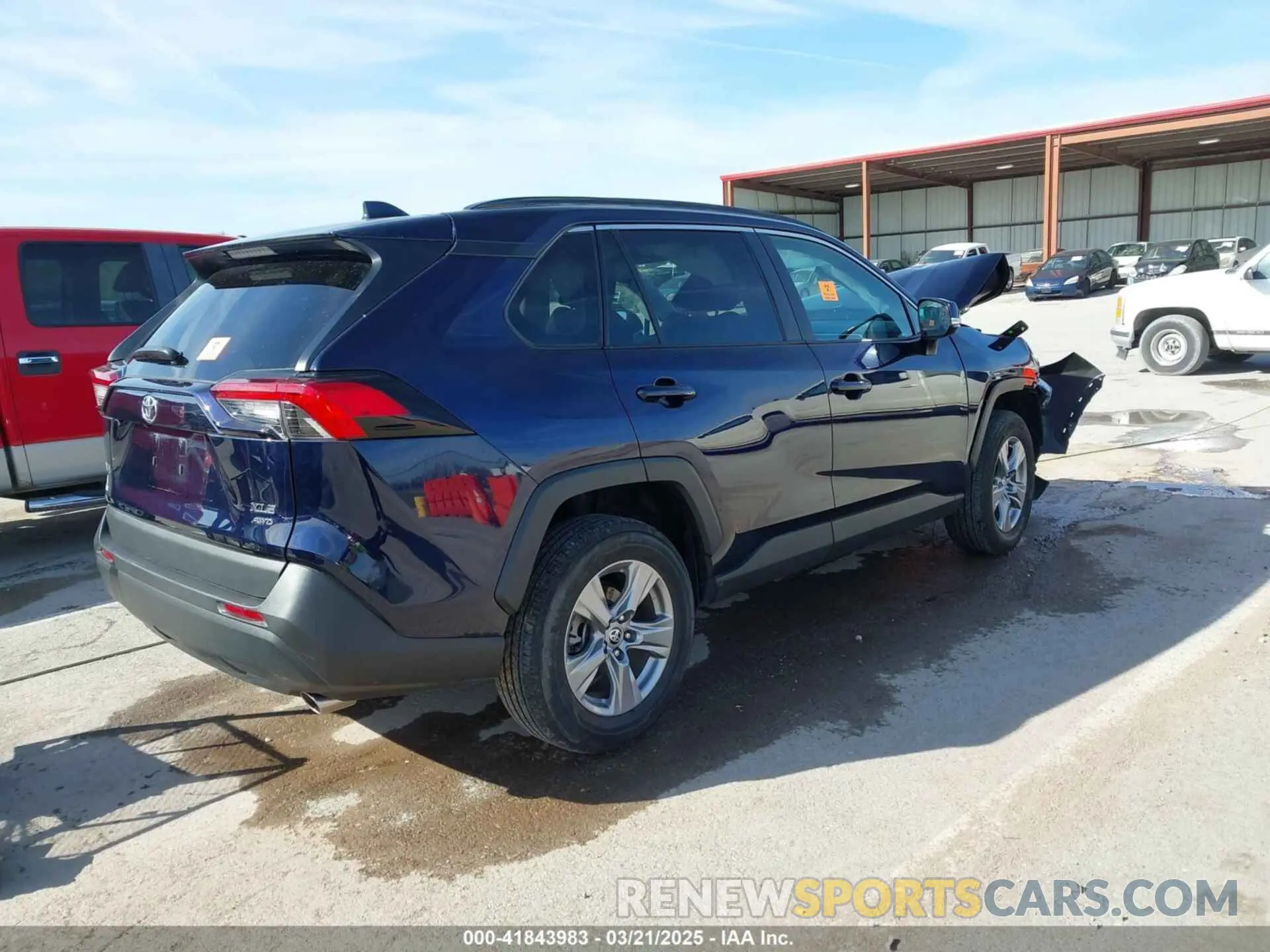 4 Photograph of a damaged car 2T3P1RFV5NW253403 TOYOTA RAV4 2022